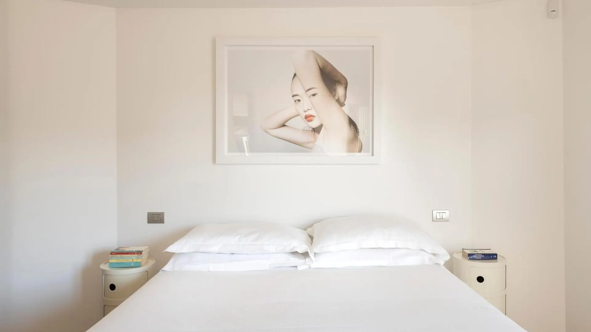 Milano City Design Apartment, Modern And Stylish Apartment