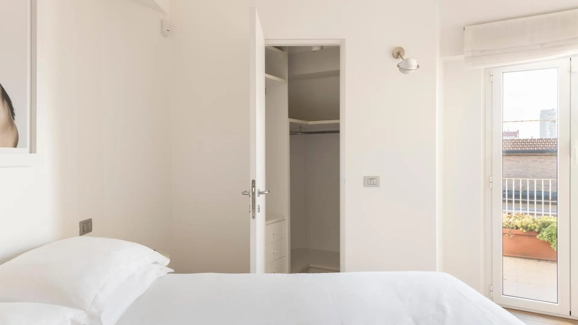 Milano City Design Apartment, Modern And Stylish Apartment Milan