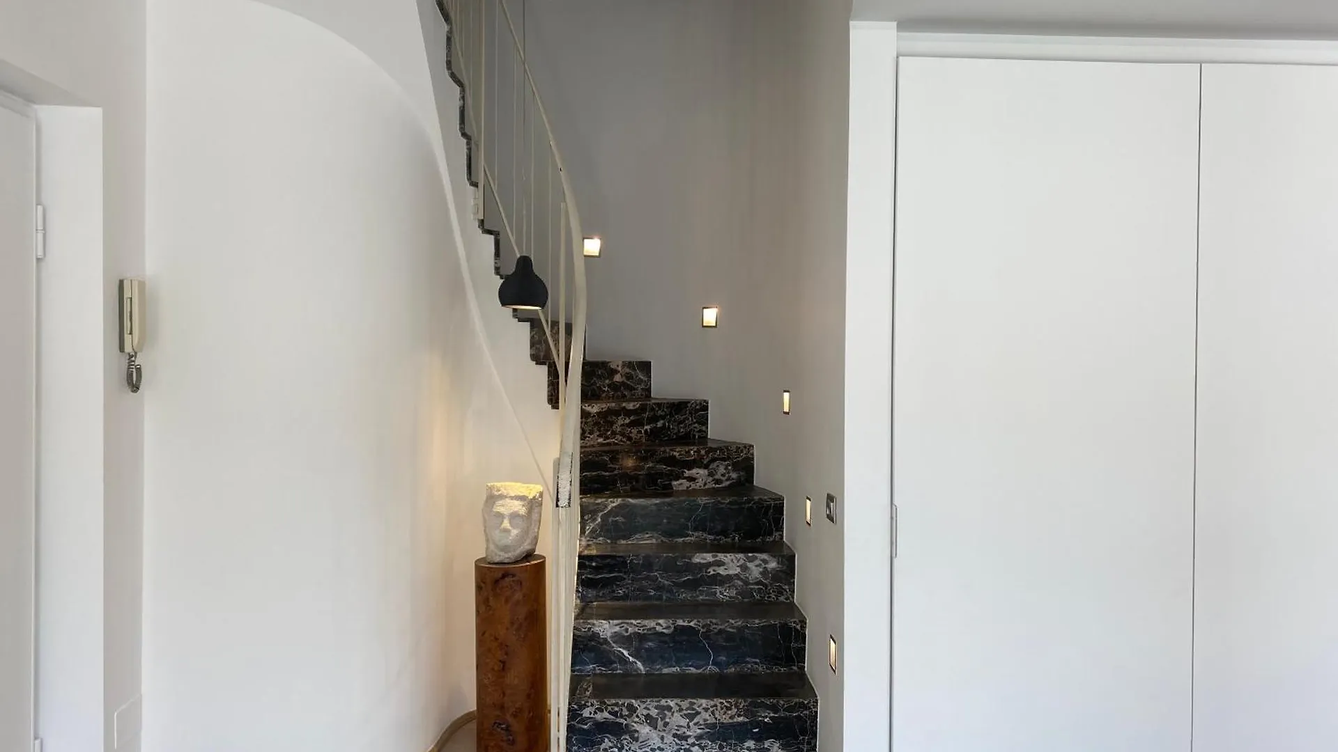 Milano City Design Apartment, Modern And Stylish Italy