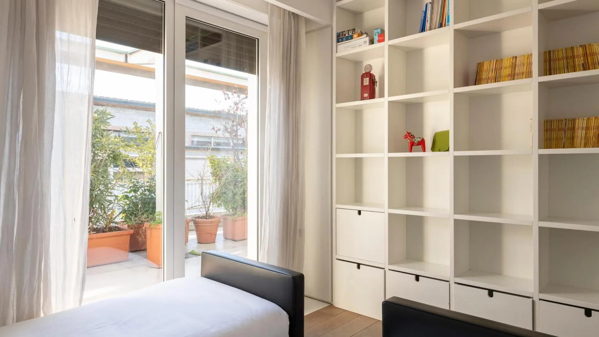 Milano City Design Apartment, Modern And Stylish Apartment